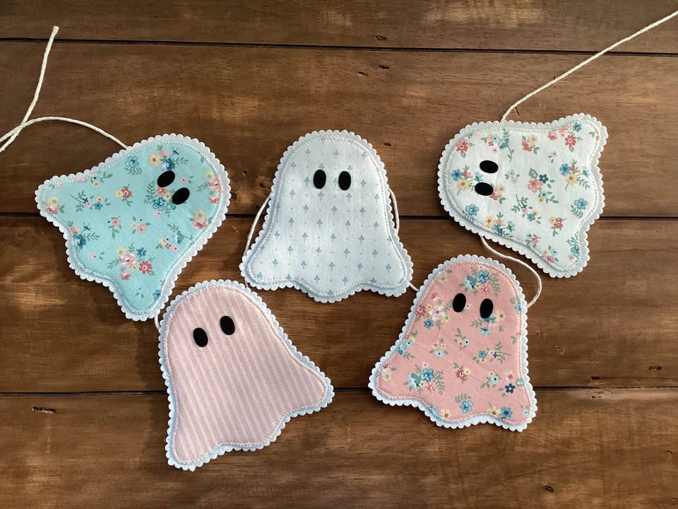 Handmade Fabric Ghost Bunting - photo 3