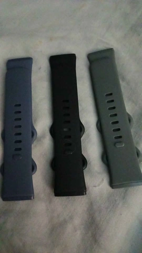 3 Fitbit Versa 3 or 4 replacement straps different brand *NEW* - photo 2