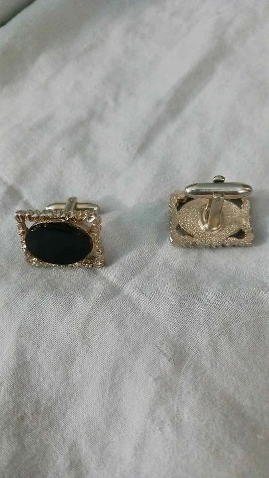Vintage black stone in gold plated intricately carved cufflinks - photo 2