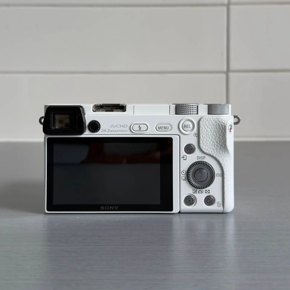Sony A6000 Camera - photo 3