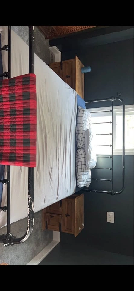 Queen size bed frame & mattress - photo 2