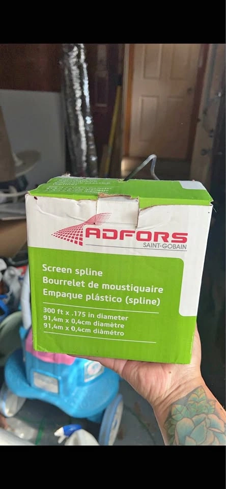 Screen spline