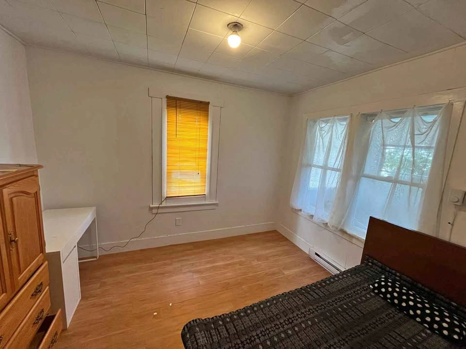 2 Beds 1 Bath - House