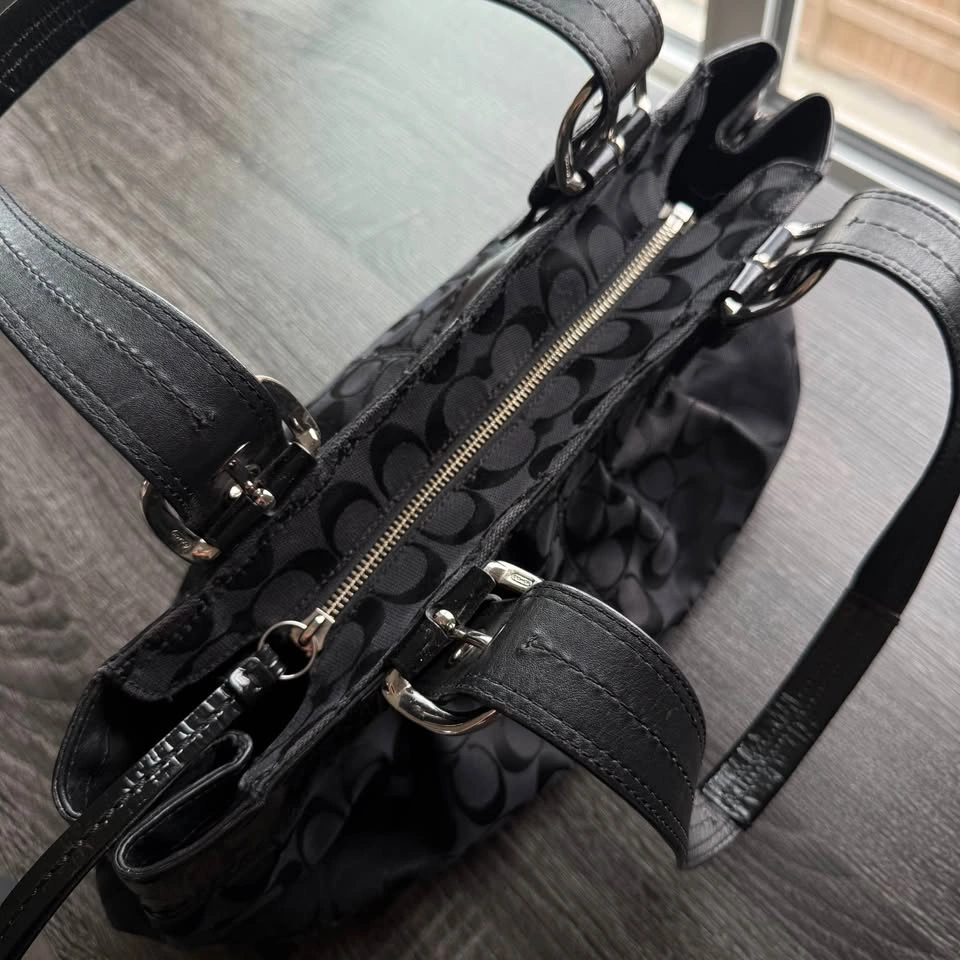 Vintage Coach Soho Pleated Signature Tote F13742 – Black - photo 3