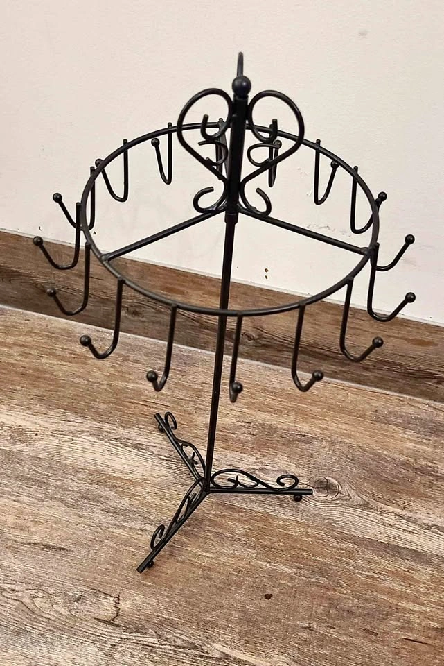 Black Metal Jewelry Display Stand