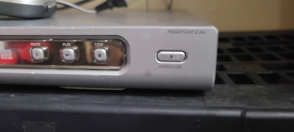 Philips Progressive Scan DVD Player - photo 2