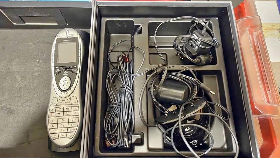 Logitech 890 Harmony universal remote