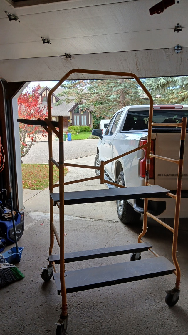 Metaltech Folding Work Platform 500lbs