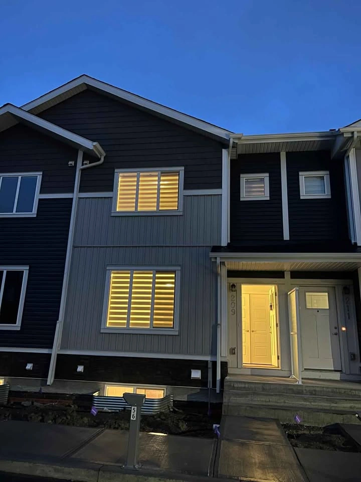 3 Beds 2.5 Baths - Townhouse