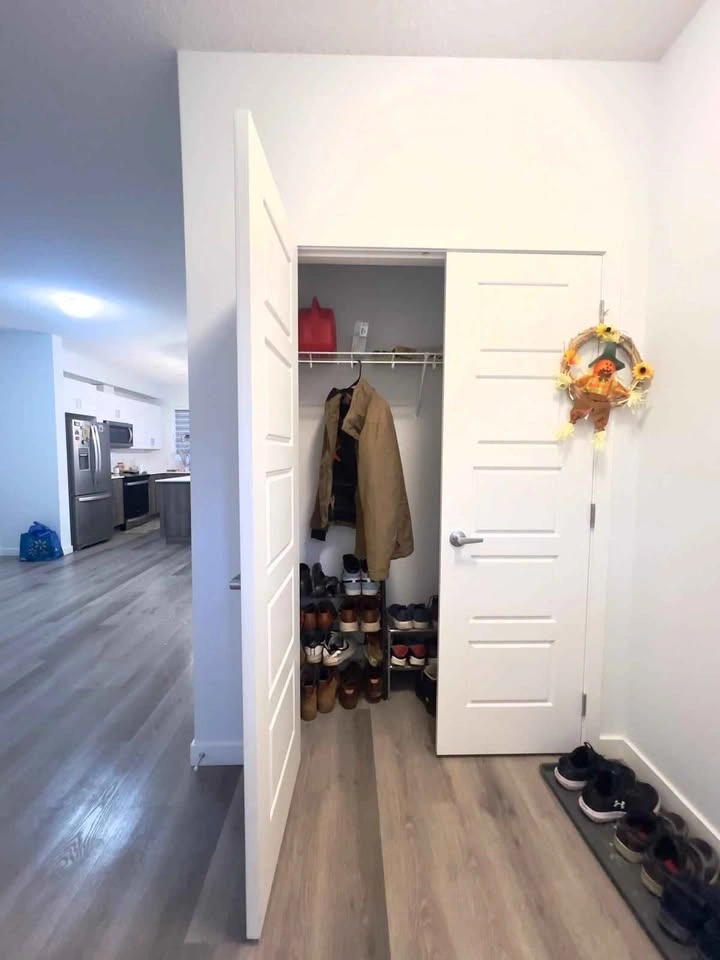 3 Beds 2.5 Baths - Townhouse - photo 3