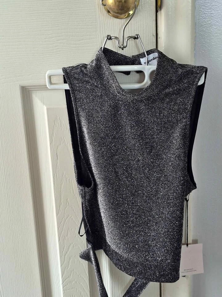 Superdown Metallic Halter Crop Top Size S