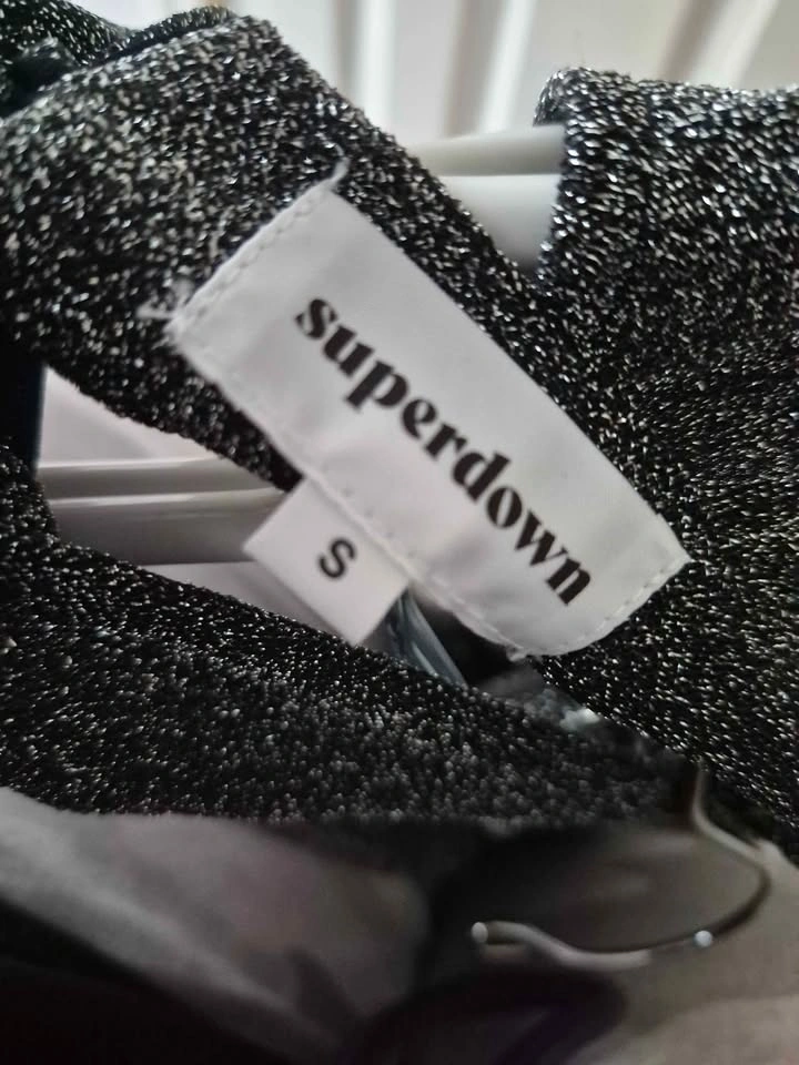 Superdown Metallic Halter Crop Top Size S - photo 5