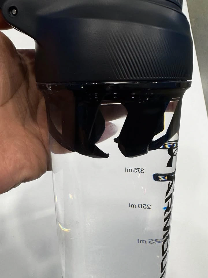 Underarmour water bottle shaker - photo 3