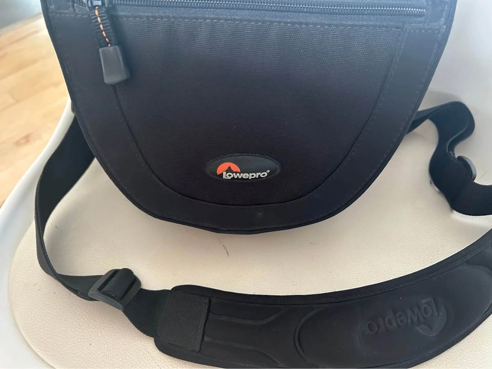 Lowepro Nova 3 AW Camera Bag - photo 2