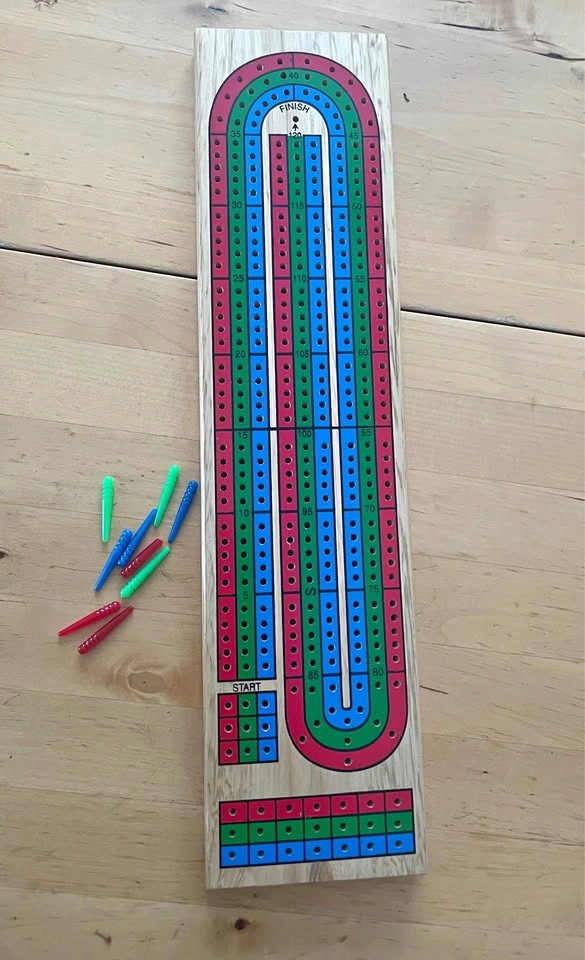 Cribbage Board with Pegs
