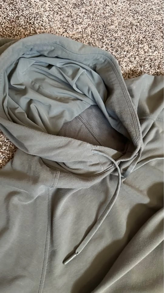 Lululemon Hoodie - photo 3