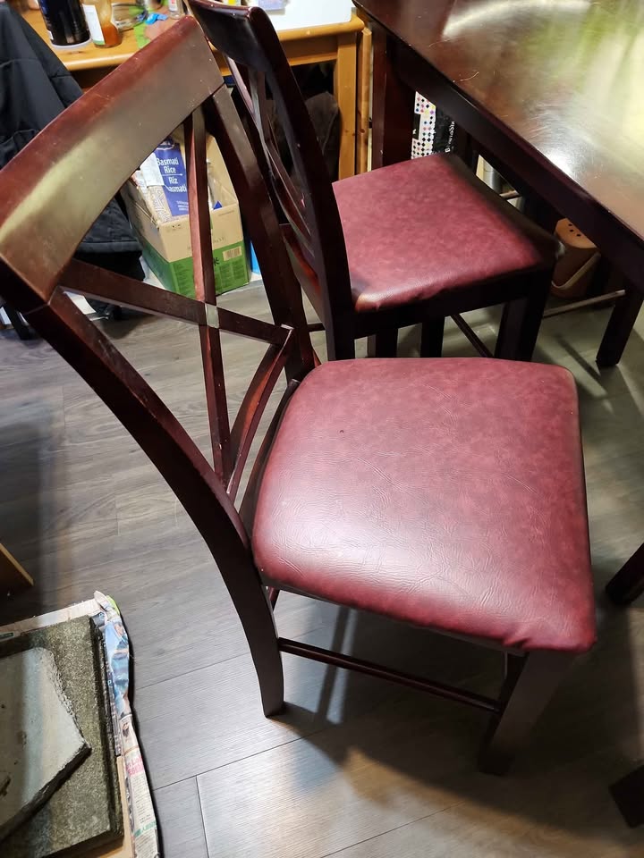 Solid wood High table with 4 leather chairs - photo 2