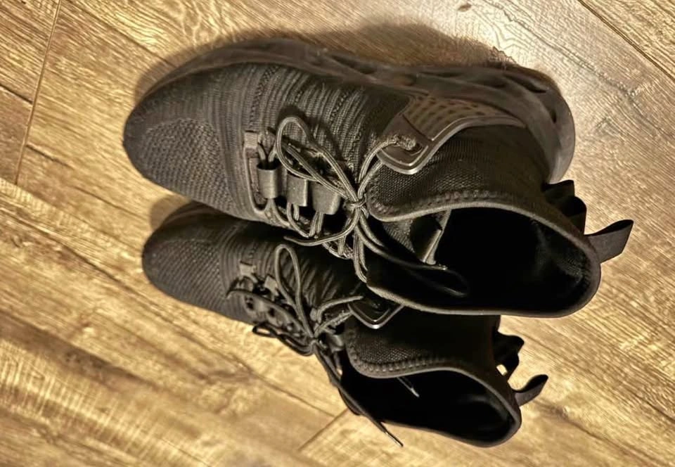 Steel toe shoes