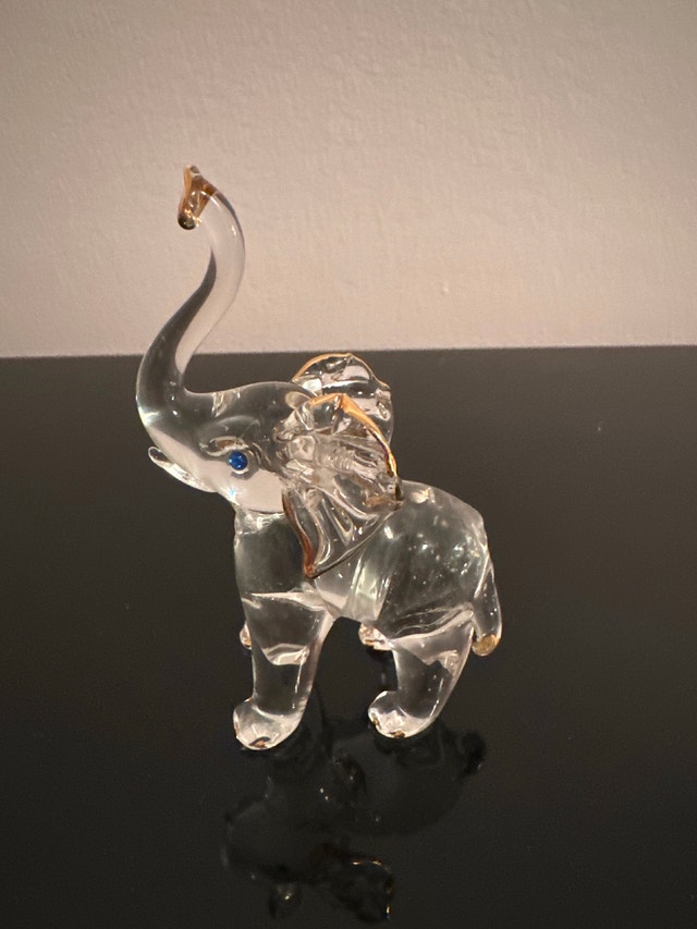 Glass Baron hand-sculpted clear glass elephant figurine