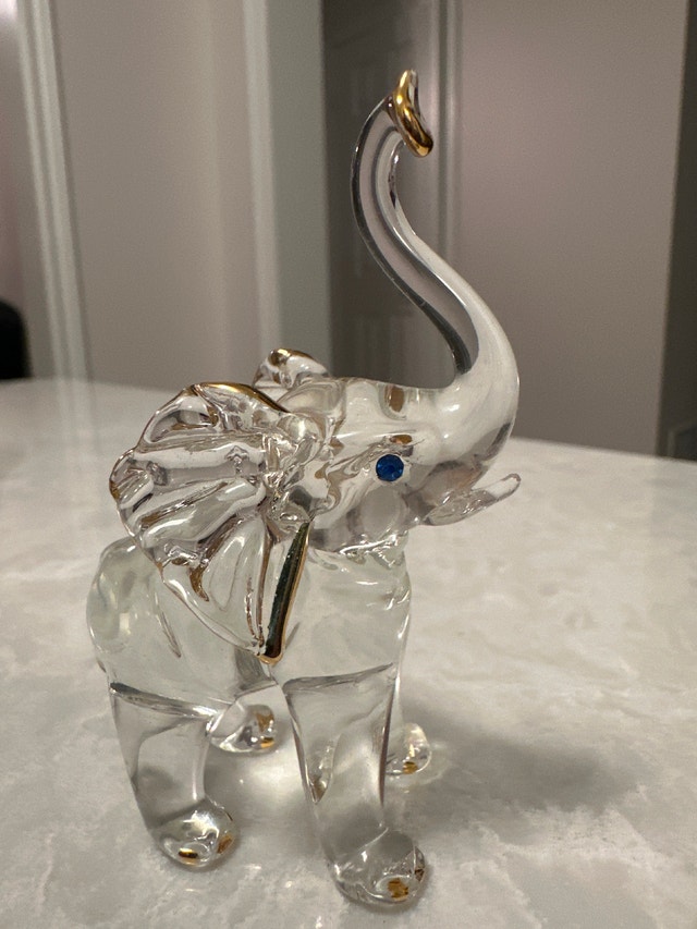 Glass Baron hand-sculpted clear glass elephant figurine - photo 2