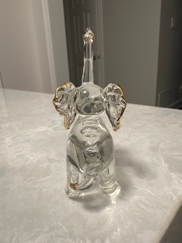 Glass Baron hand-sculpted clear glass elephant figurine - photo 5