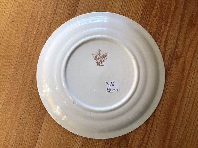 Vintage 1960s souvenir plate from The Pas - photo 2