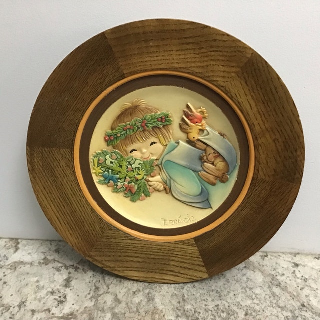 Vintage Ferrandiz Christmas 1977 Plaque