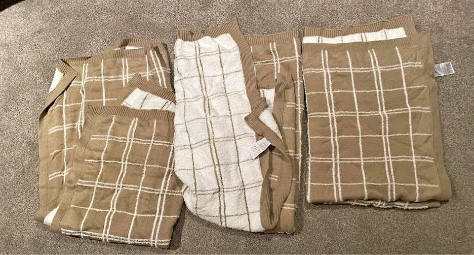 3 like new very soft baby blankets $4 ea $10 all