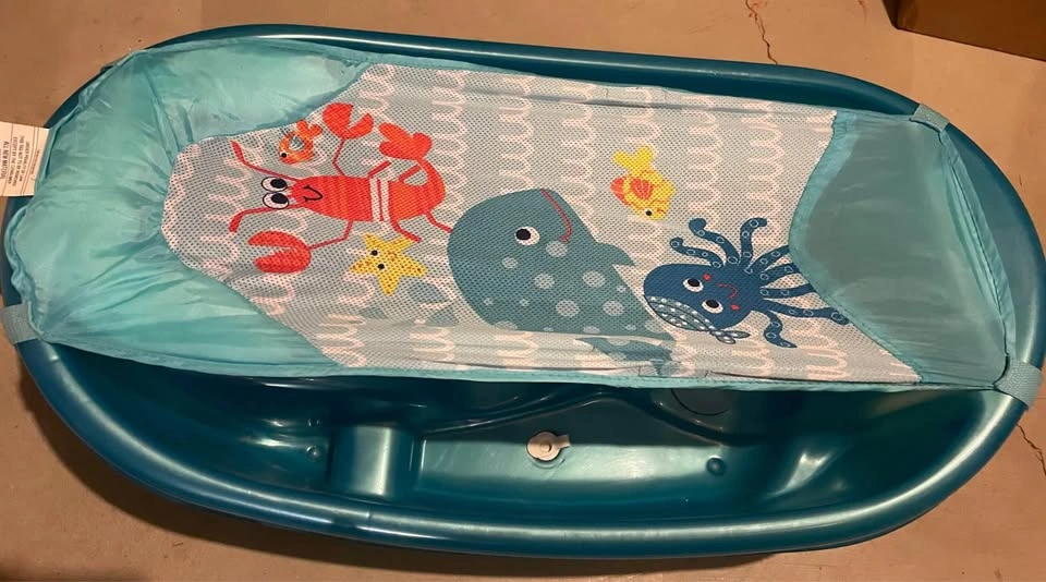 Infant / baby bath tub in excellent condition - photo 2