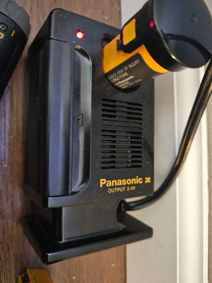 Panasonic Cordless Drill and Driver EY503 With 3 Batteries - photo 2