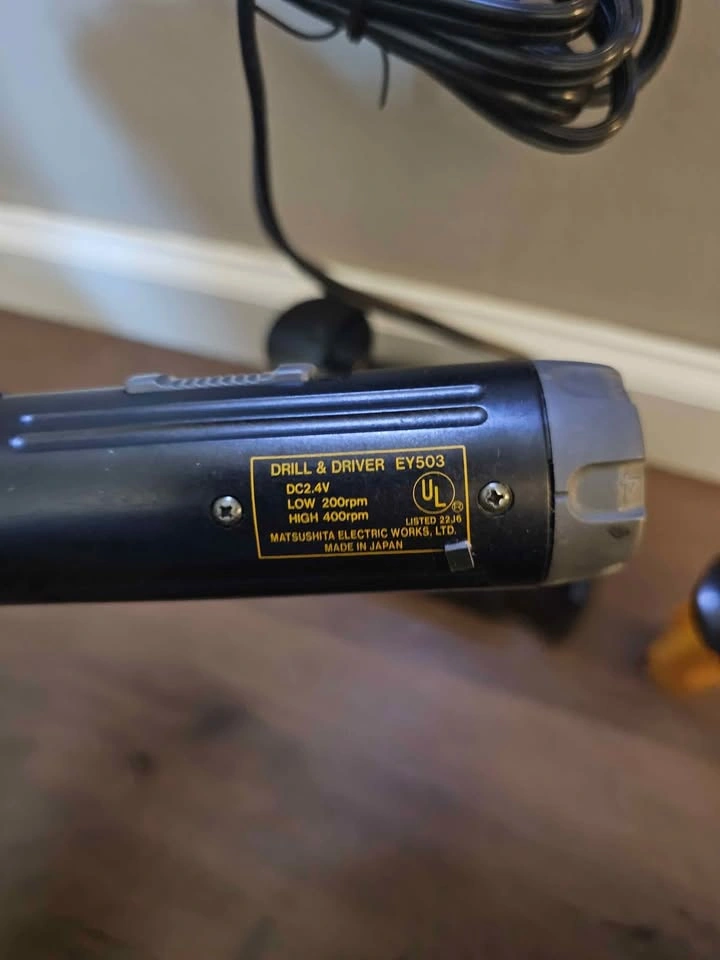 Panasonic Cordless Drill and Driver EY503 With 3 Batteries - photo 3