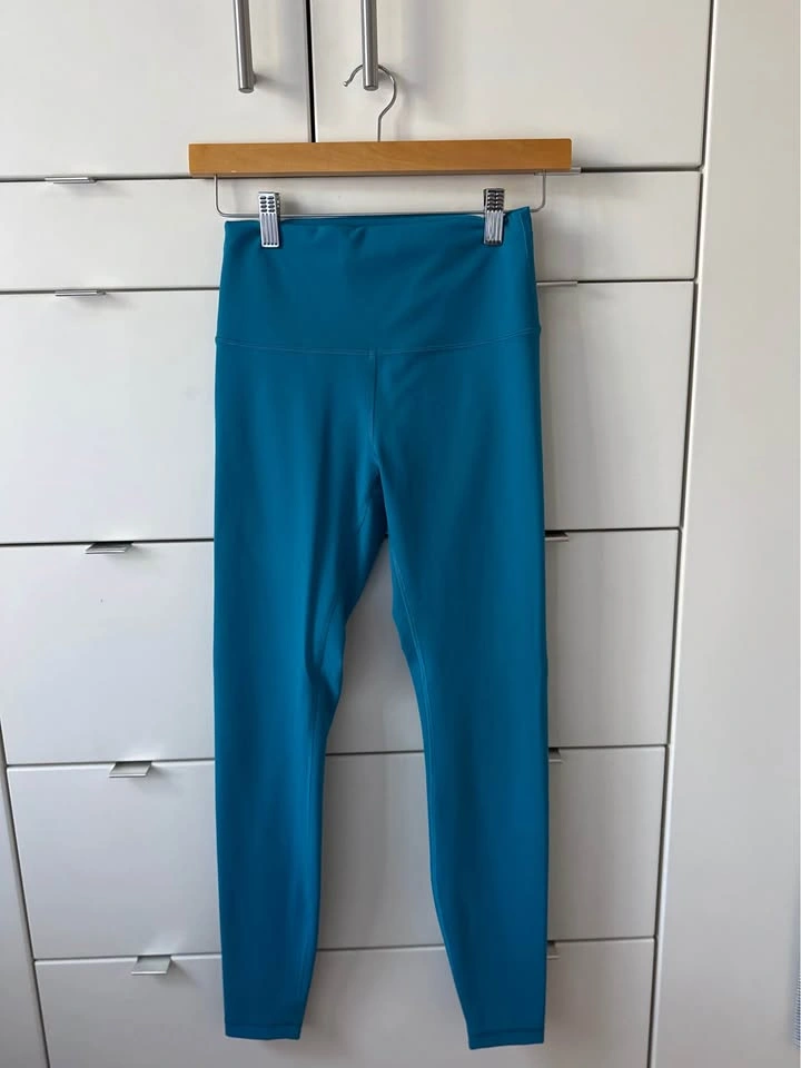 Lululemon Wunder Train High-Rise Tight 28” – Size 6 - photo 3