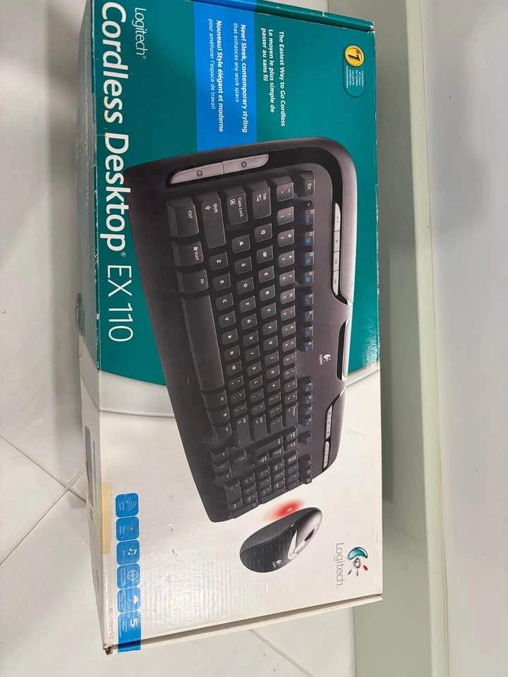 Logitech Wireless keyboard + Mouse - photo 2