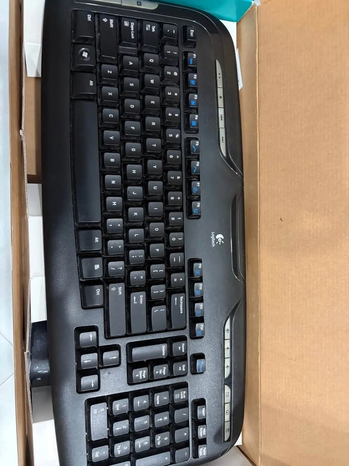 Logitech Wireless keyboard + Mouse - photo 3