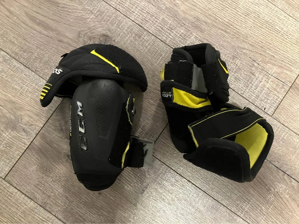 Hockey equipment - photo 2