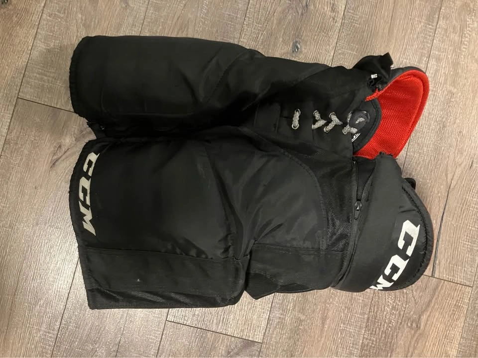 Hockey equipment - photo 3
