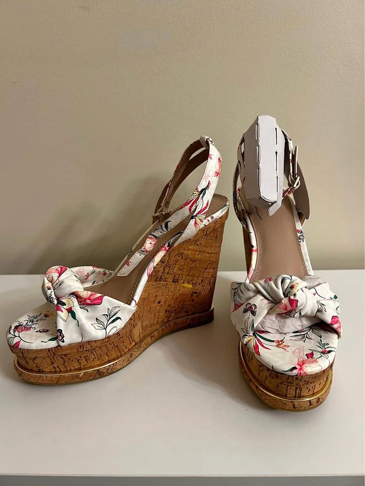 Brand new floral wedges/ Size 7