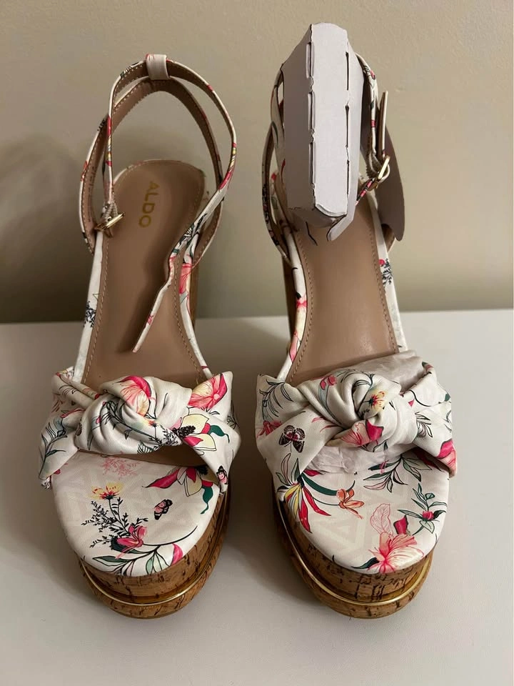 Brand new floral wedges/ Size 7 - photo 2