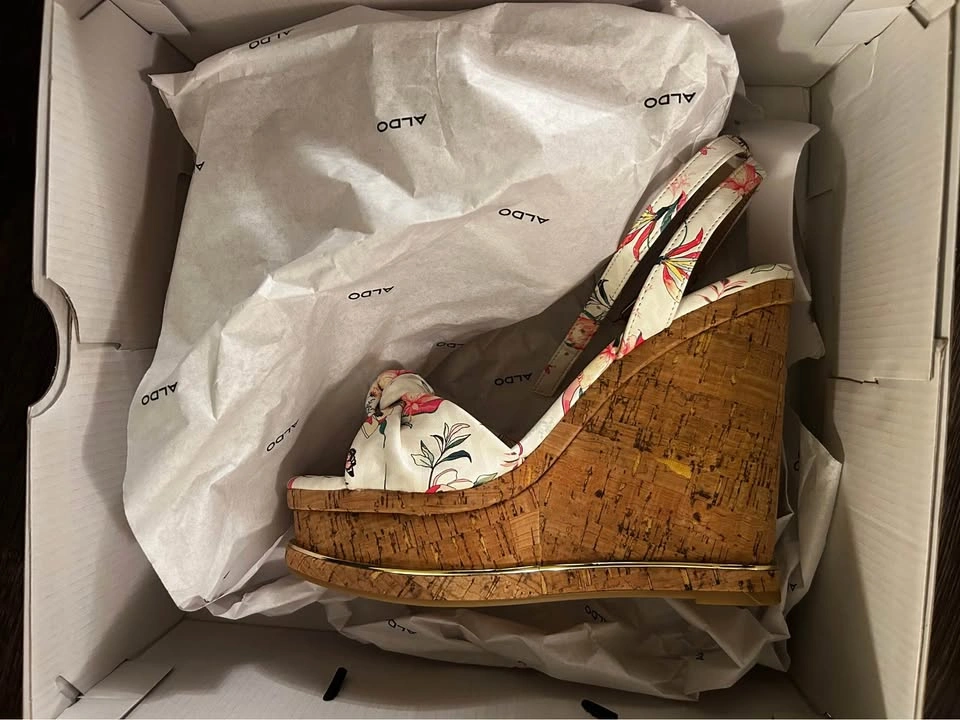 Brand new floral wedges/ Size 7 - photo 3