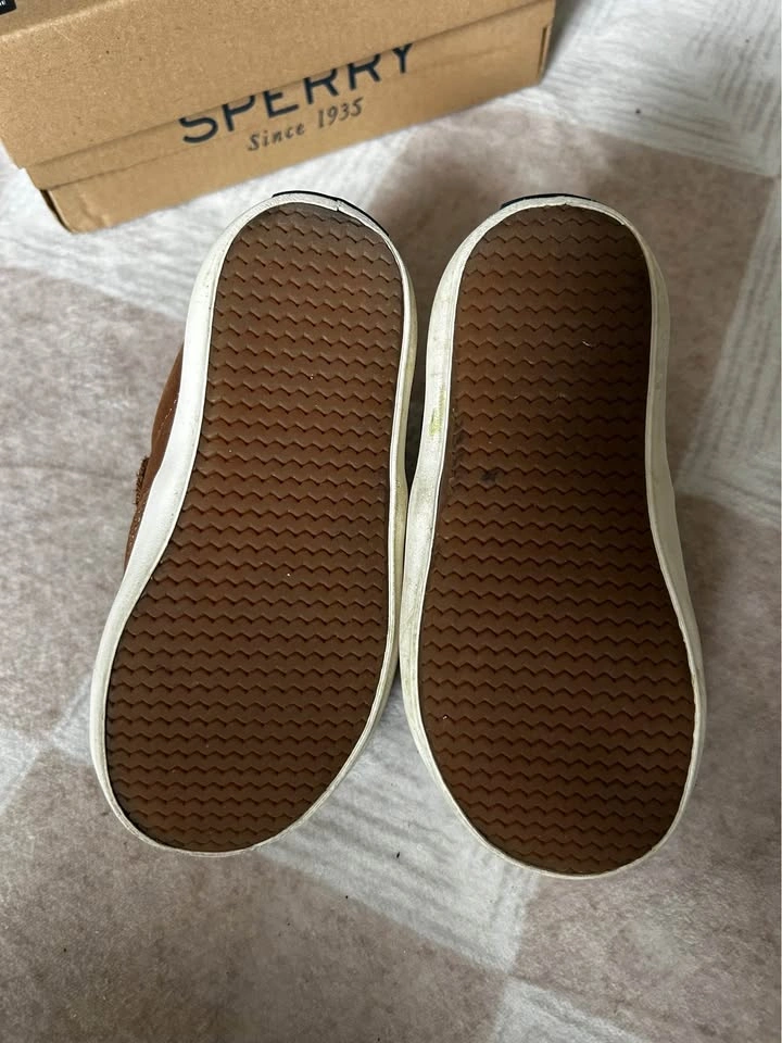 Toddler Sperry loafers- Size 7 - photo 2