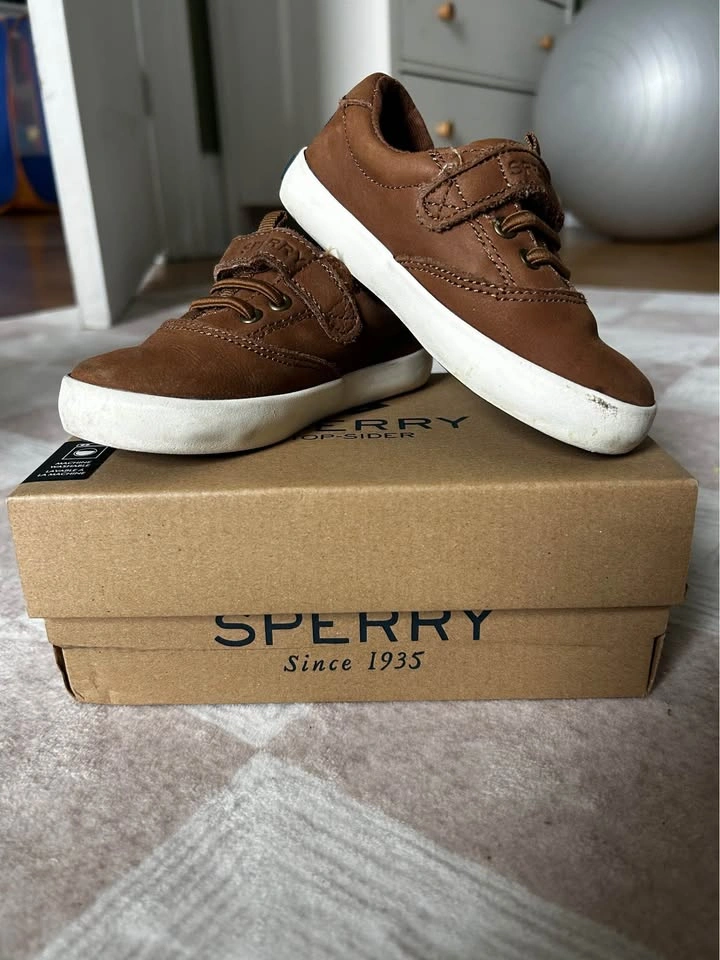 Toddler Sperry loafers- Size 7 - photo 4