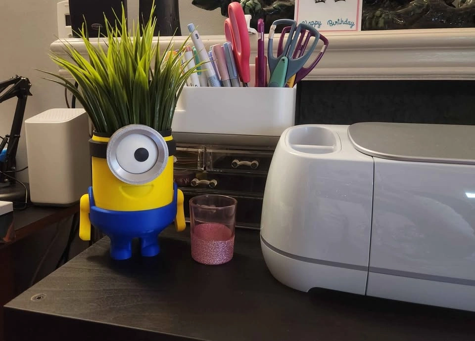 Minion Planter, Toothbrush Holder and Desk Organizer - photo 2
