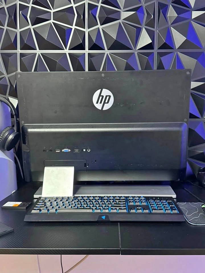 HP ENVY 27 inch monitor