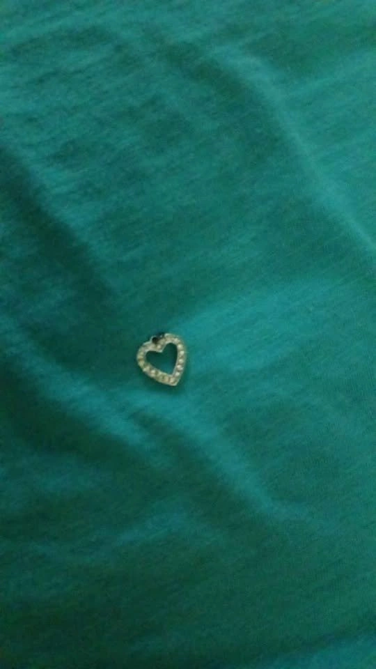 Small faux diamond earrings and heart pendant - photo 3