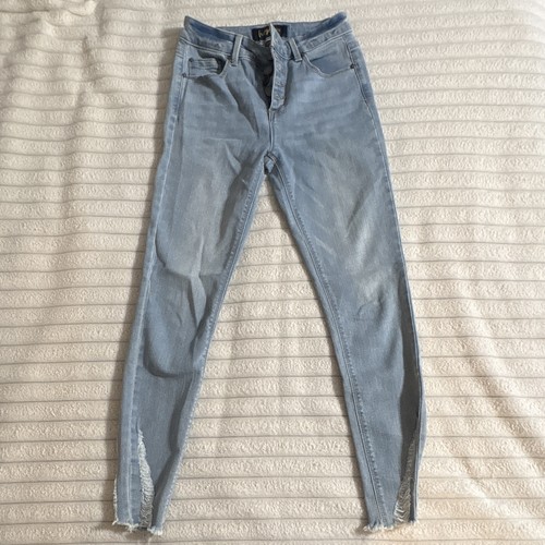Judy Blue Women’s Skinny Jeans Light Wash Distressed Mid Rise