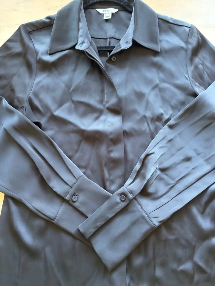 RW & Co Silky Button-up - photo 2