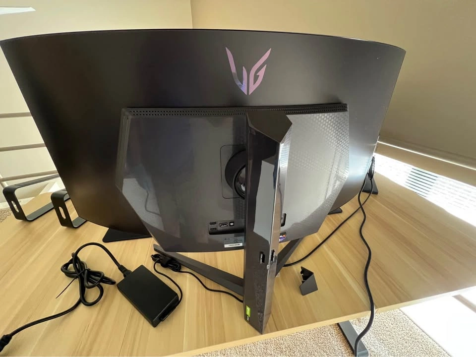 LG UltraGear 45” OLED 240Hz Curved Ultrawide Gaming Monitor - photo 4