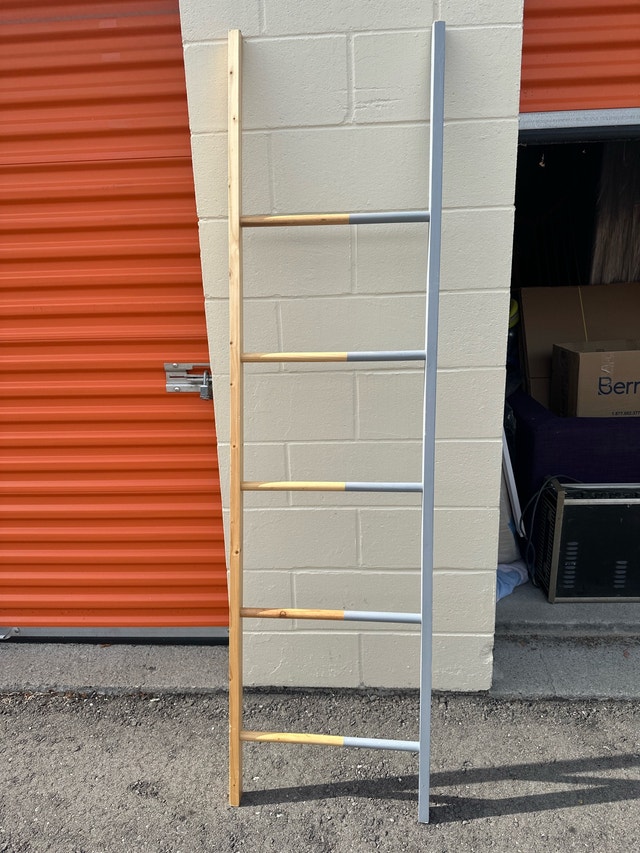 Decorative Blanket Ladder