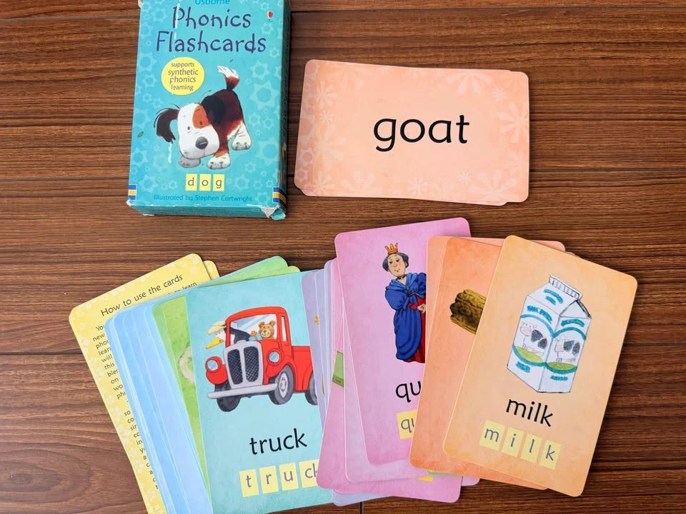 Usborne Phonics Readers + Flashcards - photo 2