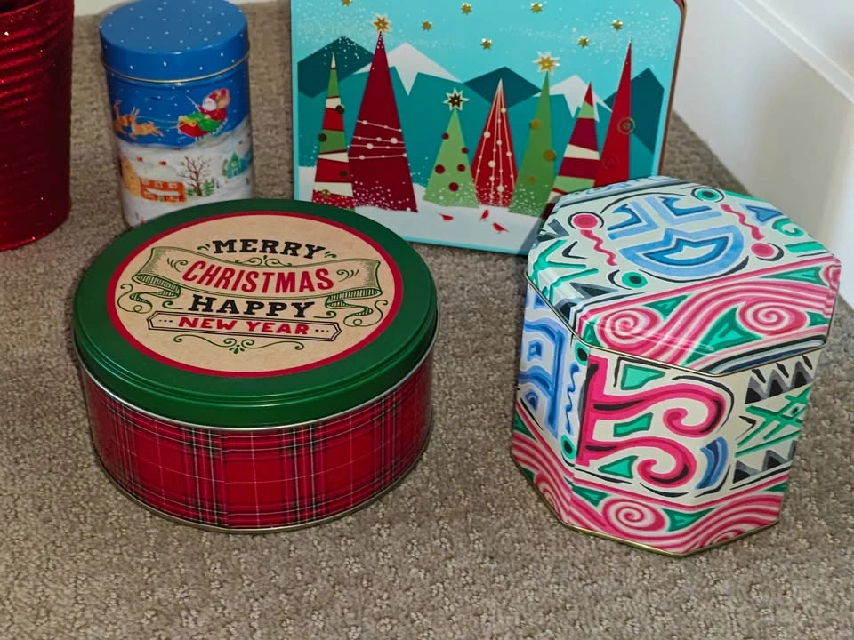 10 Christmas Decorative Gift Storage Tin Can Containers Santa - photo 5